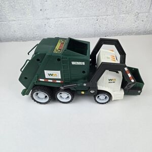 Matchbox Waste Management Garbage Truck Front Loader WM Green & White Toy